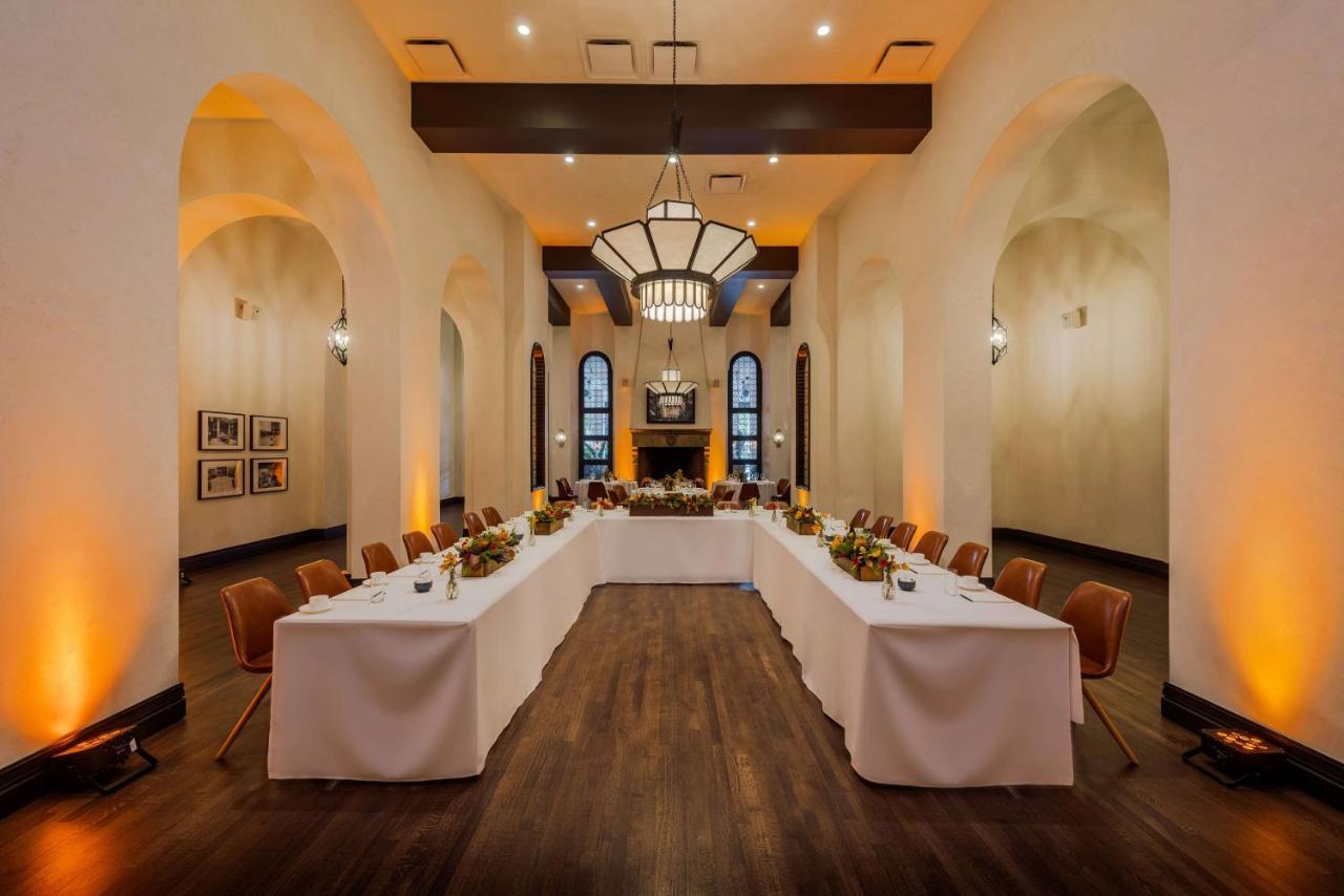โรงแรมฟิเกรัว ลอสแอนเจลิส ภายนอก รูปภาพ The Great Hall at the Hotel Valencia