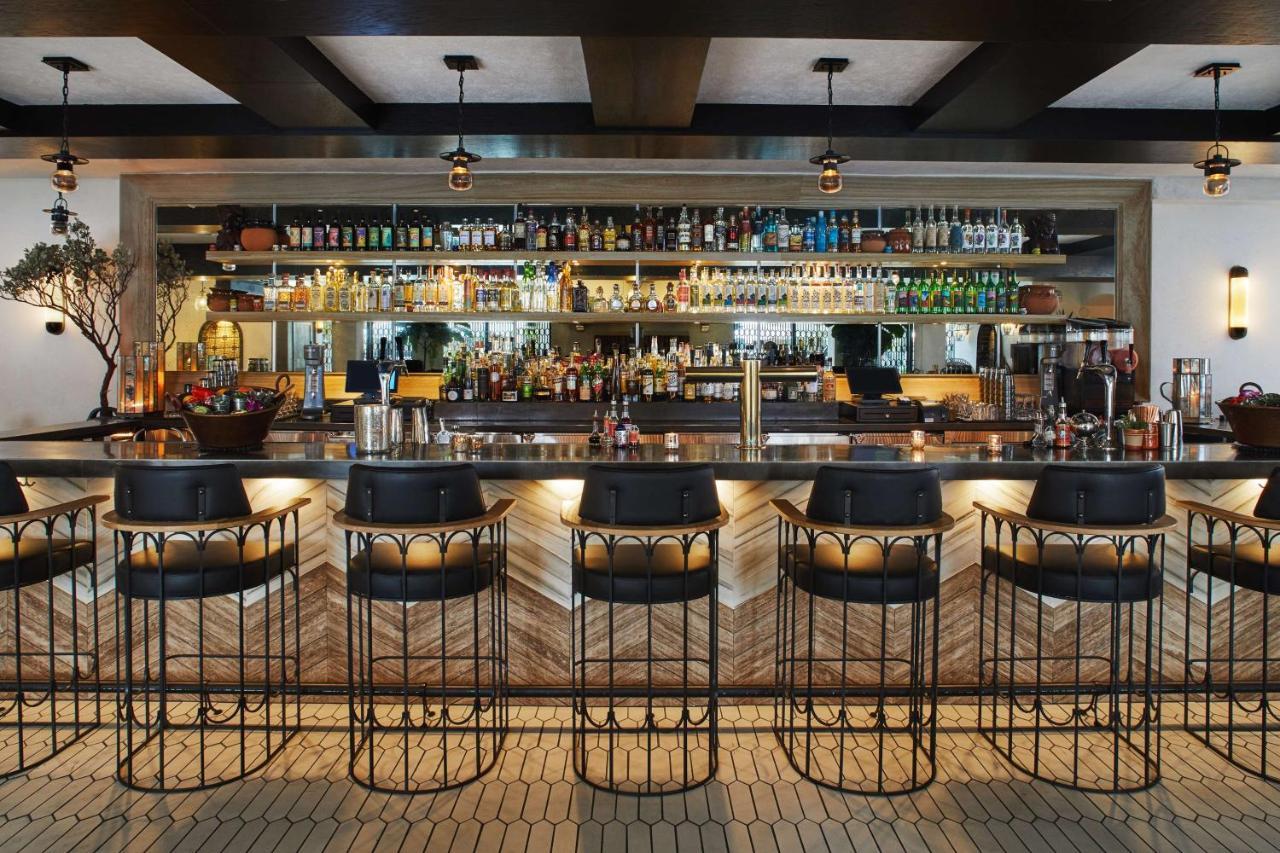 โรงแรมฟิเกรัว ลอสแอนเจลิส ภายนอก รูปภาพ The bar at the London Edition