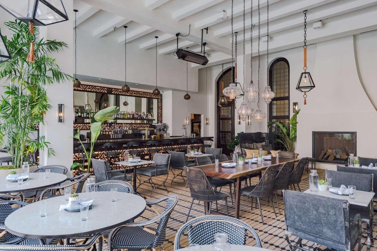 โรงแรมฟิเกรัว ลอสแอนเจลิส ภายนอก รูปภาพ The interior of the restaurant