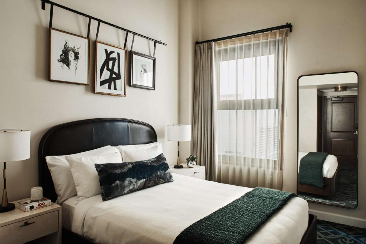 โรงแรมฟิเกรัว ลอสแอนเจลิส ภายนอก รูปภาพ A bedroom at the Hotel Zags