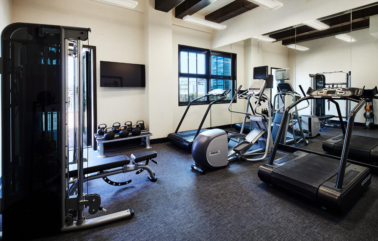 โรงแรมฟิเกรัว ลอสแอนเจลิส ภายนอก รูปภาพ The gym at The Standard East Village